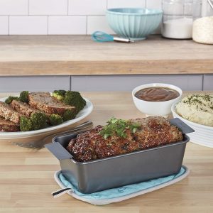 BAKE HEALTHIER MEATLOAF: The perforations in the baking rack drain fat and grease for healthier meatloaf; side-less lifting tray creates easy serving with mess-free slicing